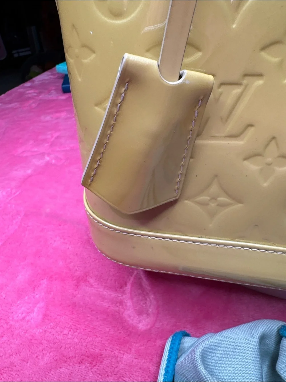 Louis Vuitton Vernis Alma Yellow Patent Leather w/ Lock & Keys – Excellent